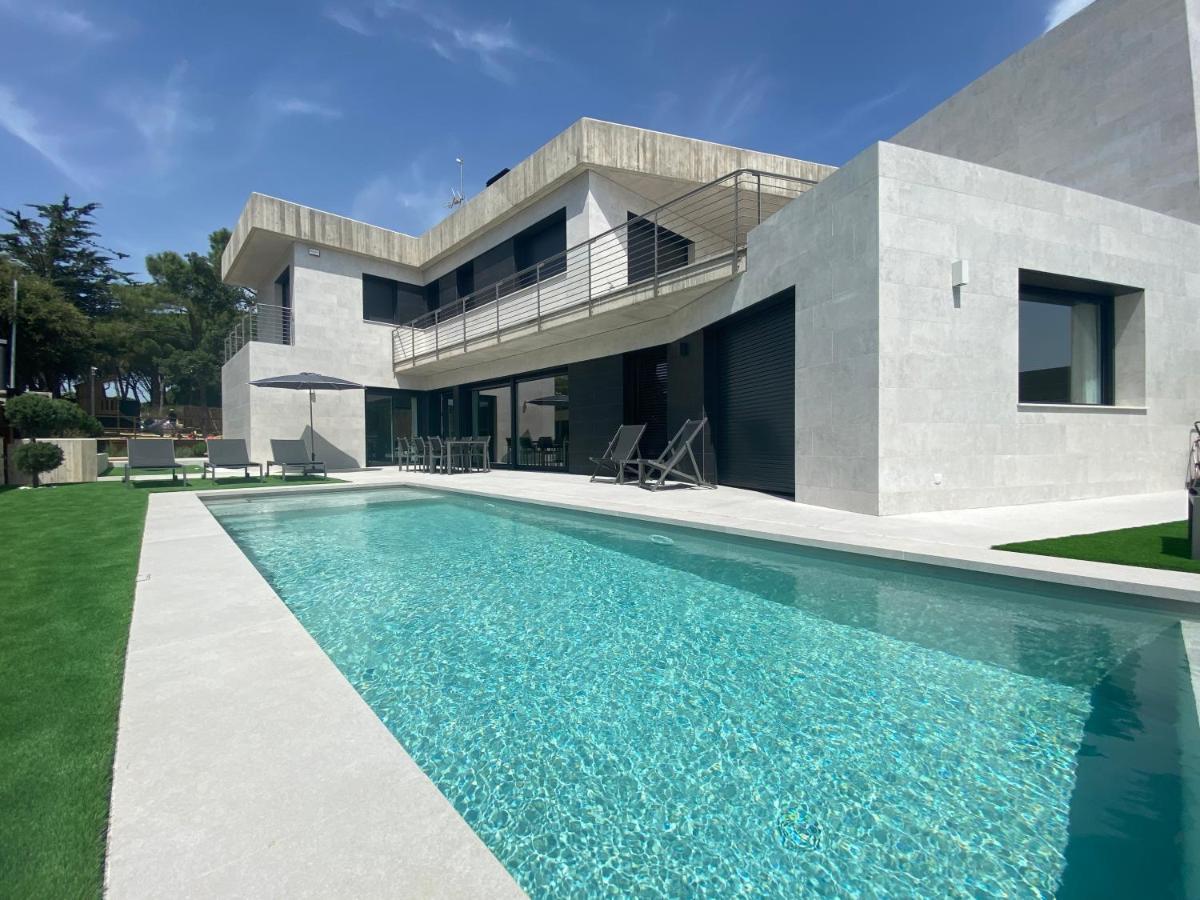 Naramia Sagaro Villa With Poolgarden10 Pax С'Агаро Экстерьер фото